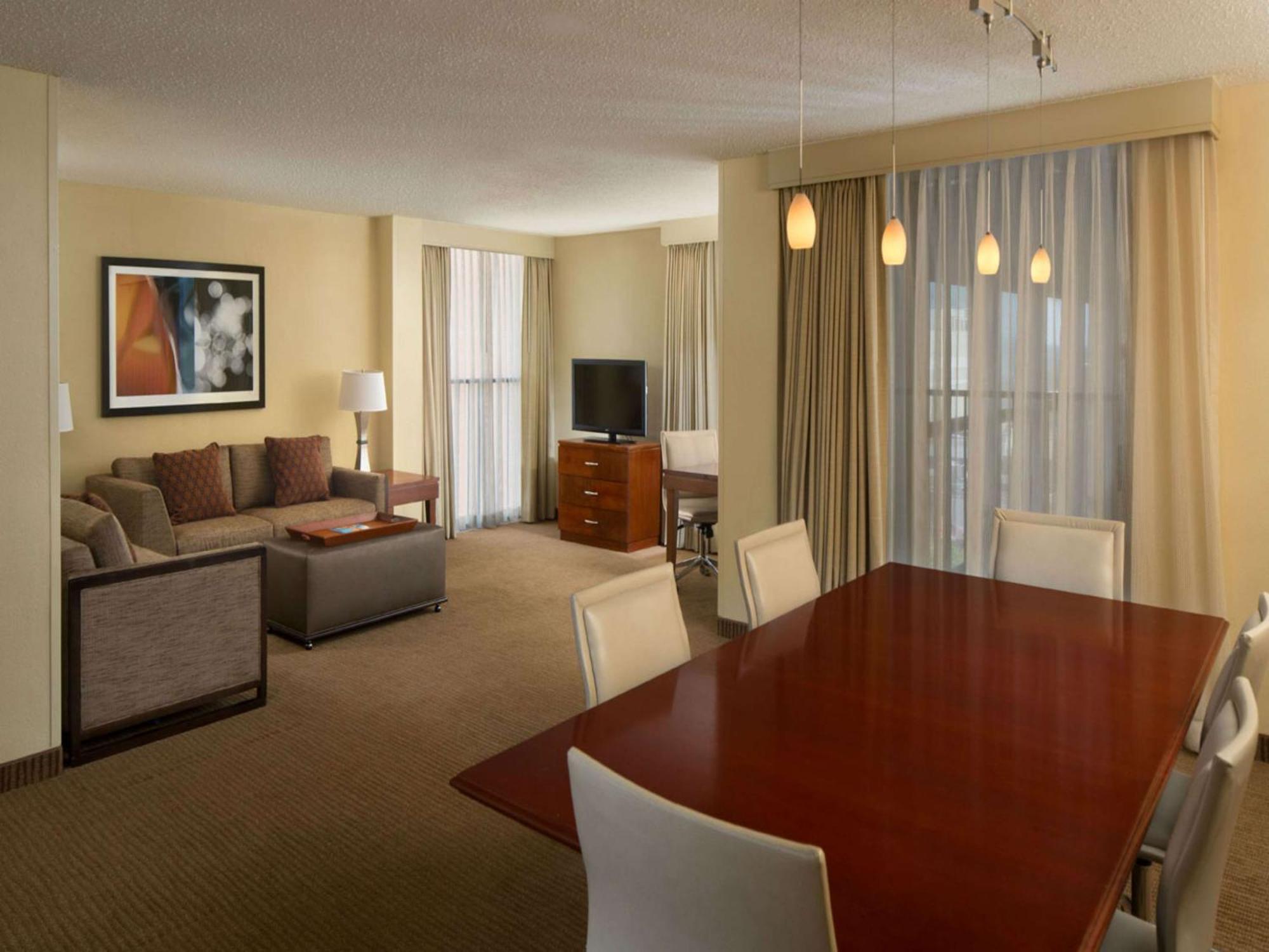Embassy Suites ווינסטון-סאלם מראה חיצוני תמונה