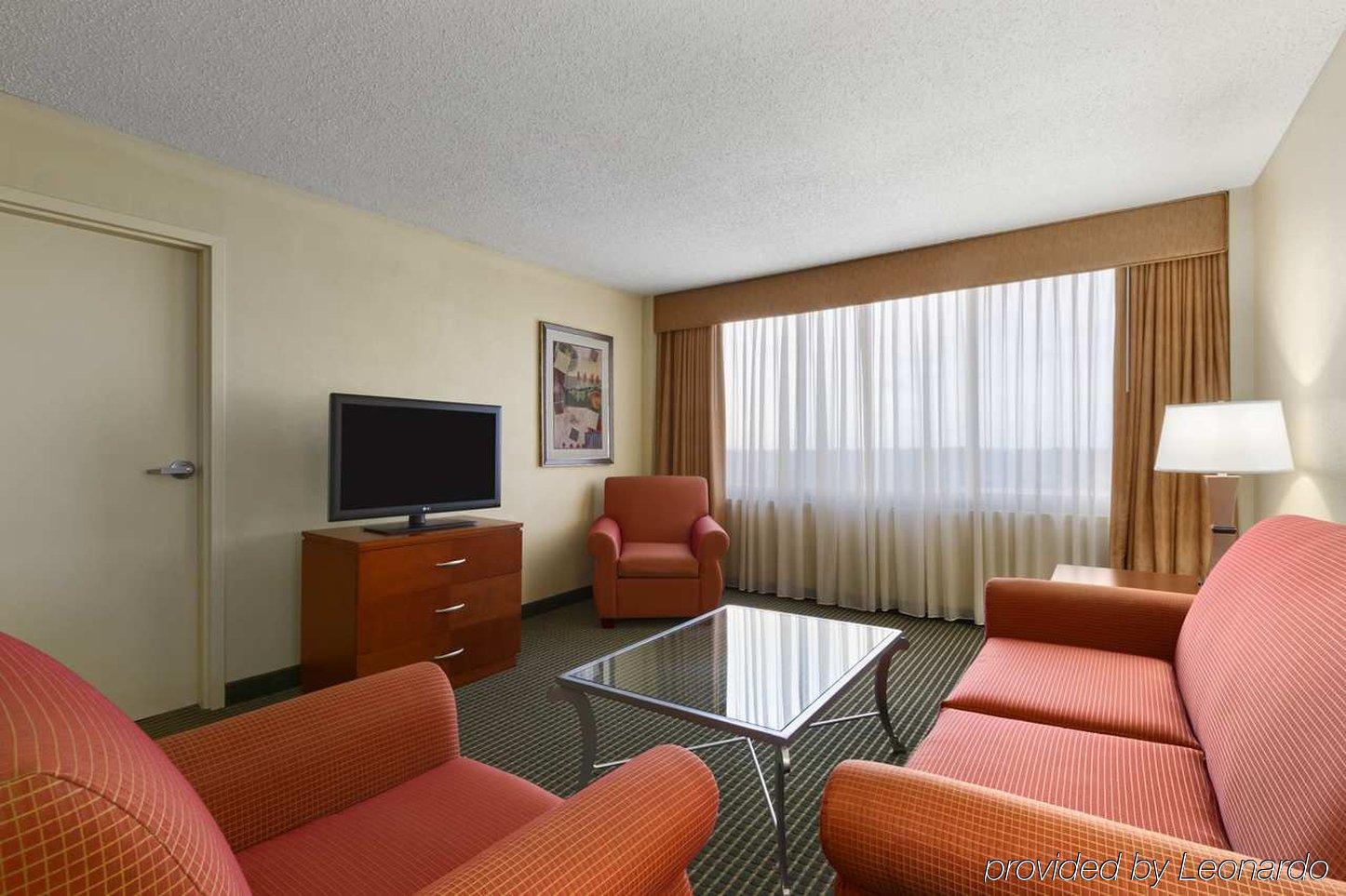 Embassy Suites ווינסטון-סאלם מראה חיצוני תמונה
